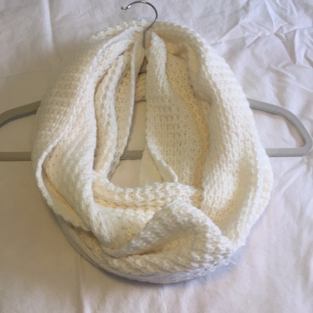 Infinity scarf - Picture 2 of 2